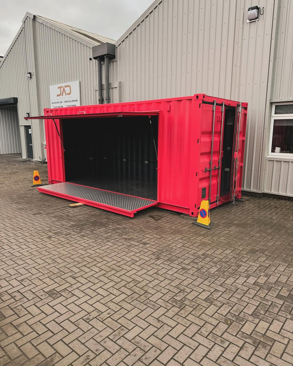 20ft (6m) Pop-Up Display Container | Exhibition & Retail Container