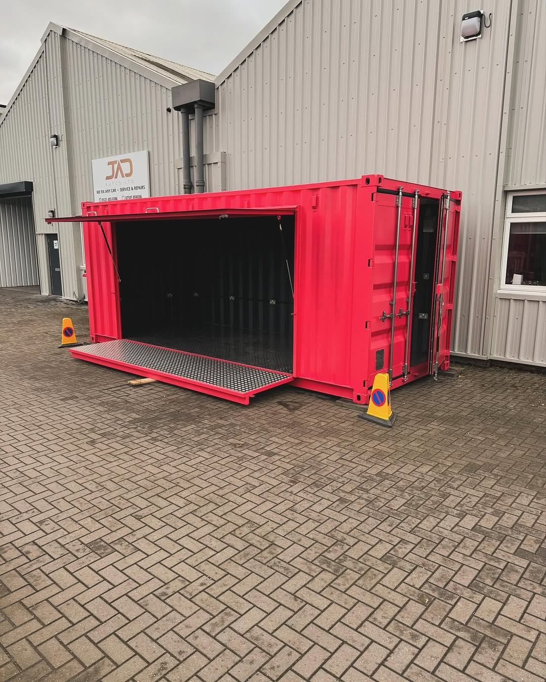 20ft (6m) Pop-Up Display Container | Exhibition & Retail Container