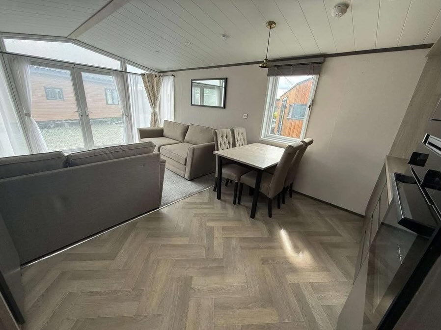 2-Bedroom Luxury Park Home / Static Caravan