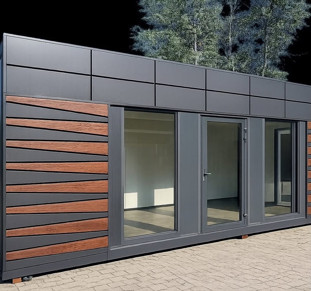 Modern Prefabricated Modular Office / Garden Room