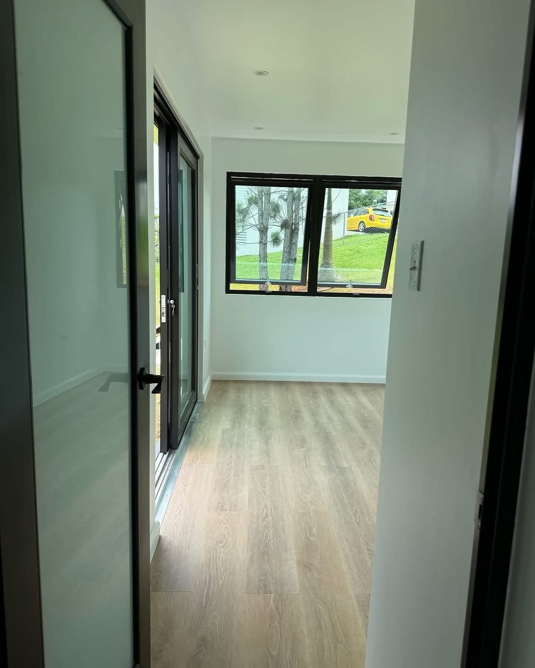 Modern Air-Conditioned Container Office / Accommodation Unit