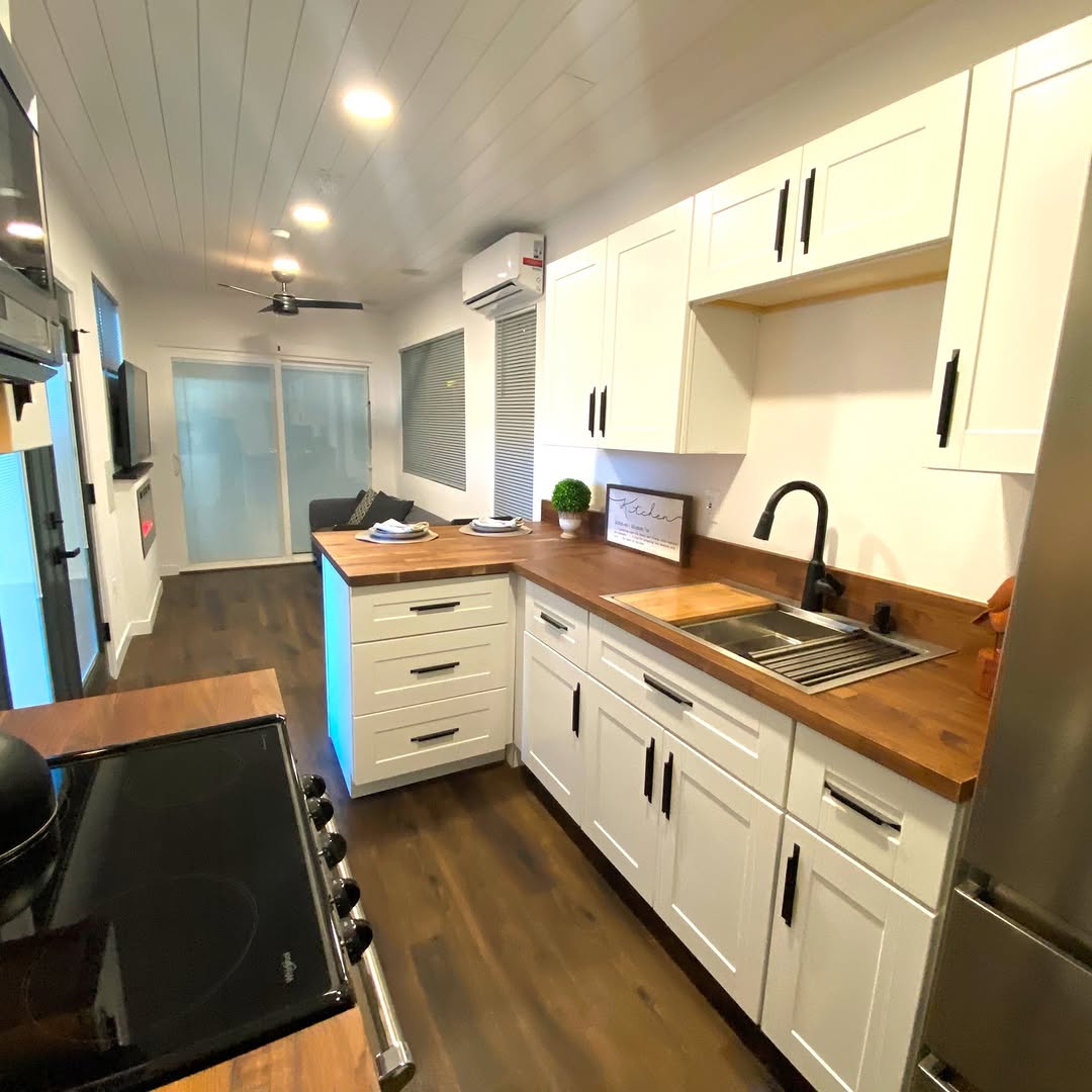 40ft (12m) Luxury Studio Container | Modern Modular Living Unit