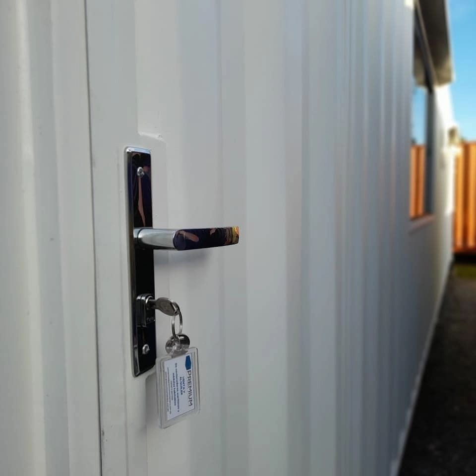 12m / 40ft White Shipping Container with Windows & Air Conditioning