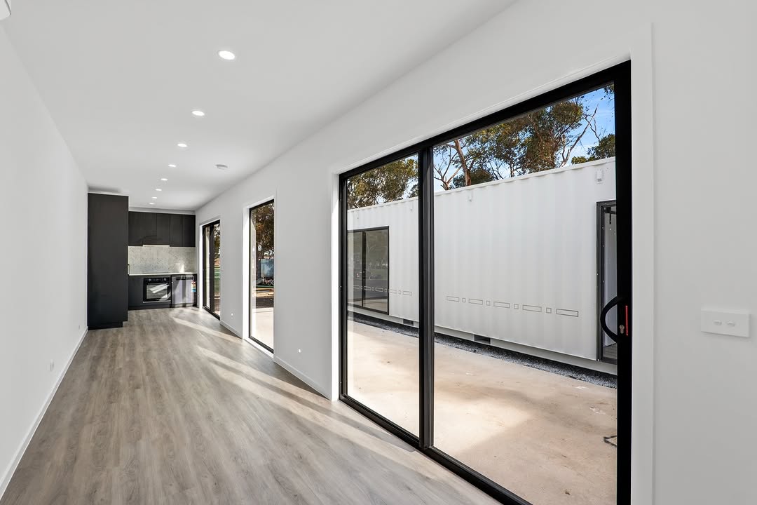 12m / 40ft Converted Container Home / Office