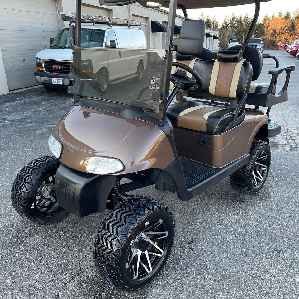 E-Z-GO RXV 48V Electric Golf Cart