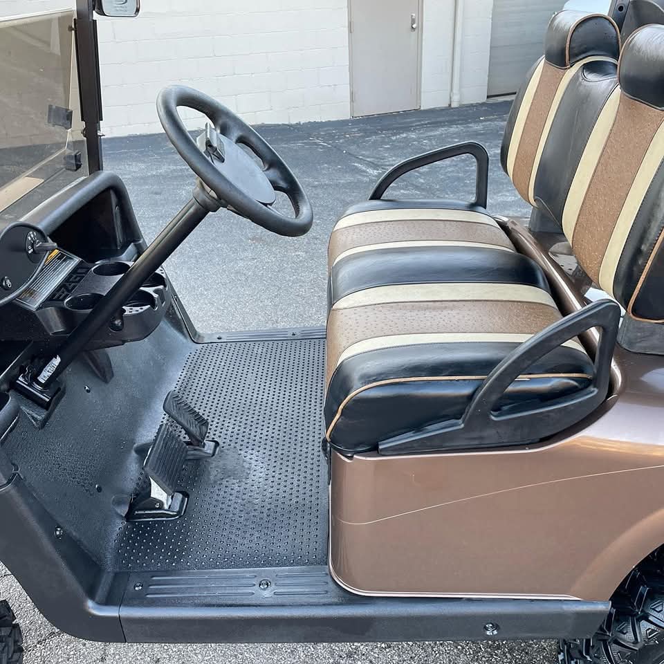 E-Z-GO RXV 48V Electric Golf Cart
