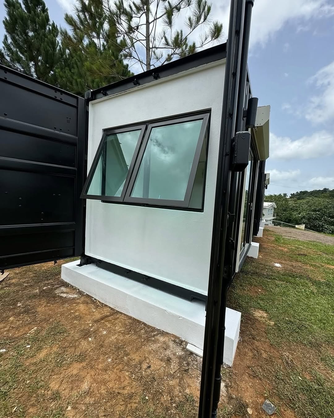 Modern Air-Conditioned Container Office / Accommodation Unit