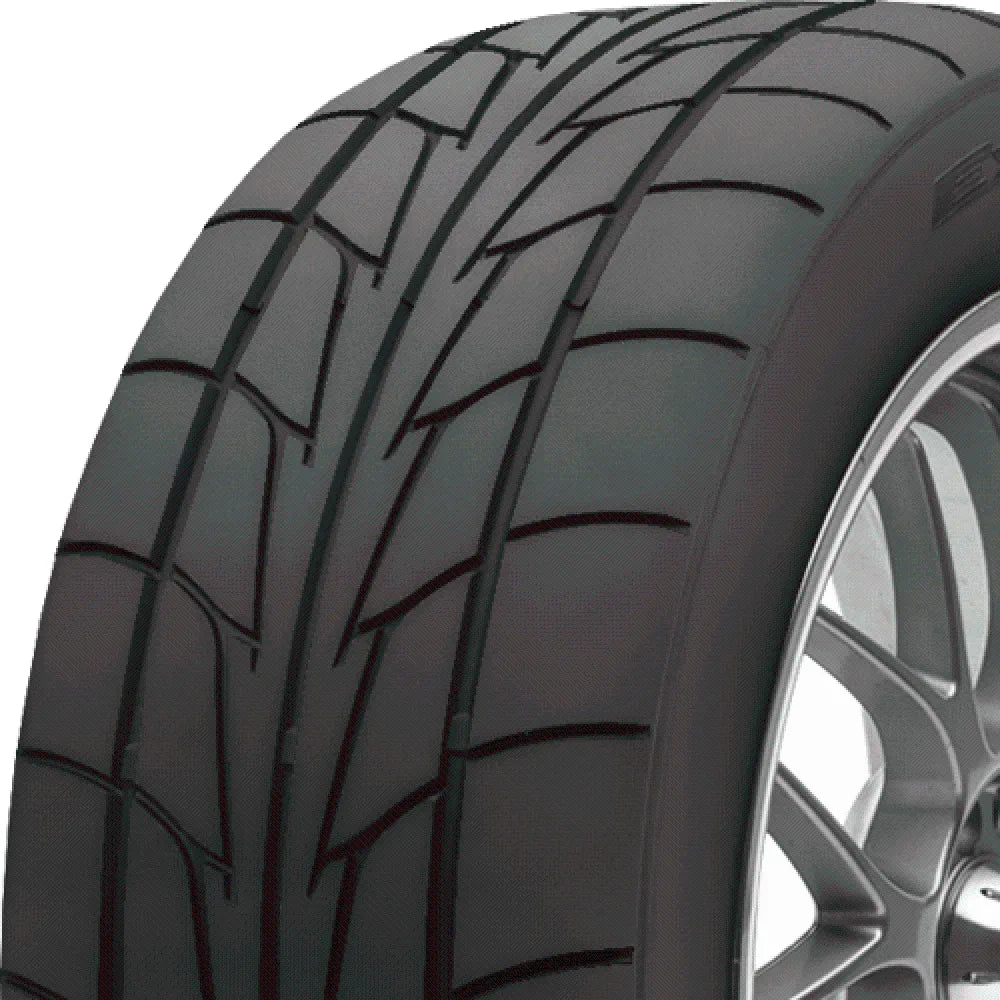Nitto NT555R – 305/35R20 104V