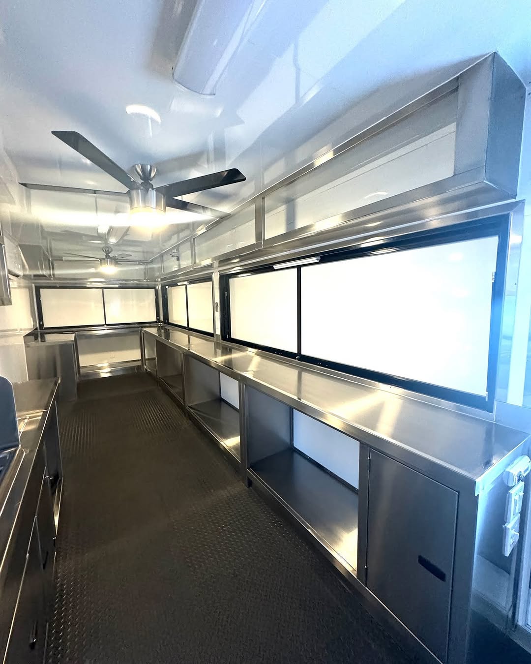 12m / 40ft Container Coffee Shop / Takeaway Kiosk