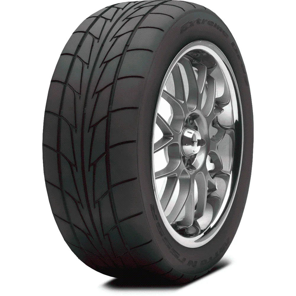Nitto NT555R – 305/35R20 104V