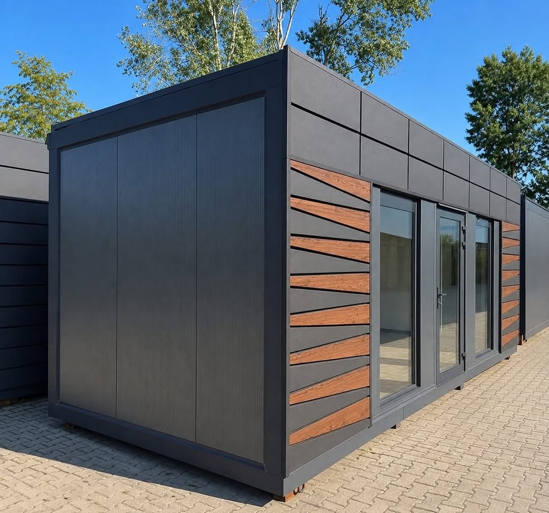 Modern Prefabricated Modular Office / Garden Room