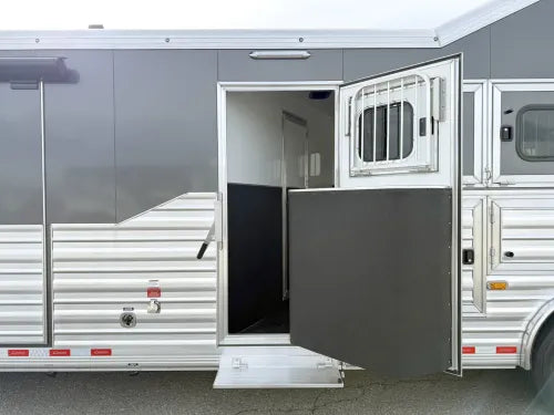 6-Horse Gooseneck Trailer
