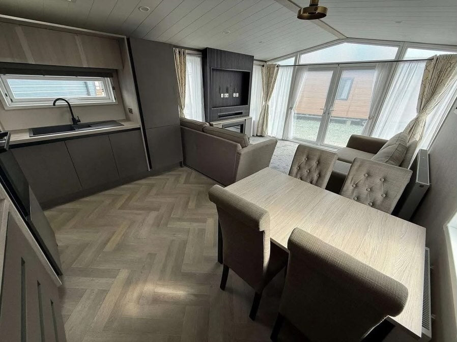 2-Bedroom Luxury Park Home / Static Caravan
