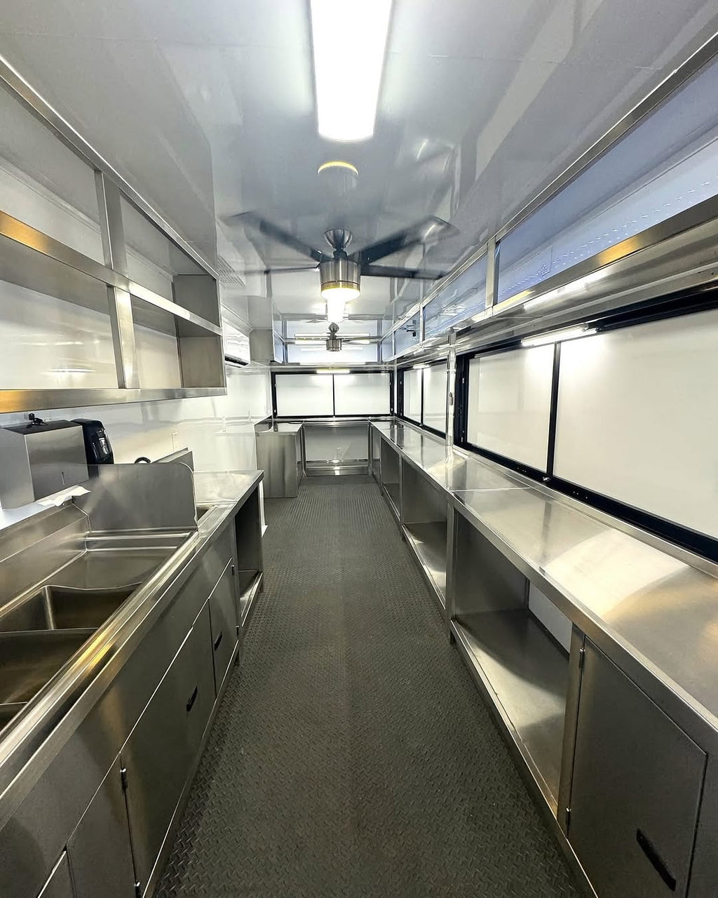 12m / 40ft Container Coffee Shop / Takeaway Kiosk