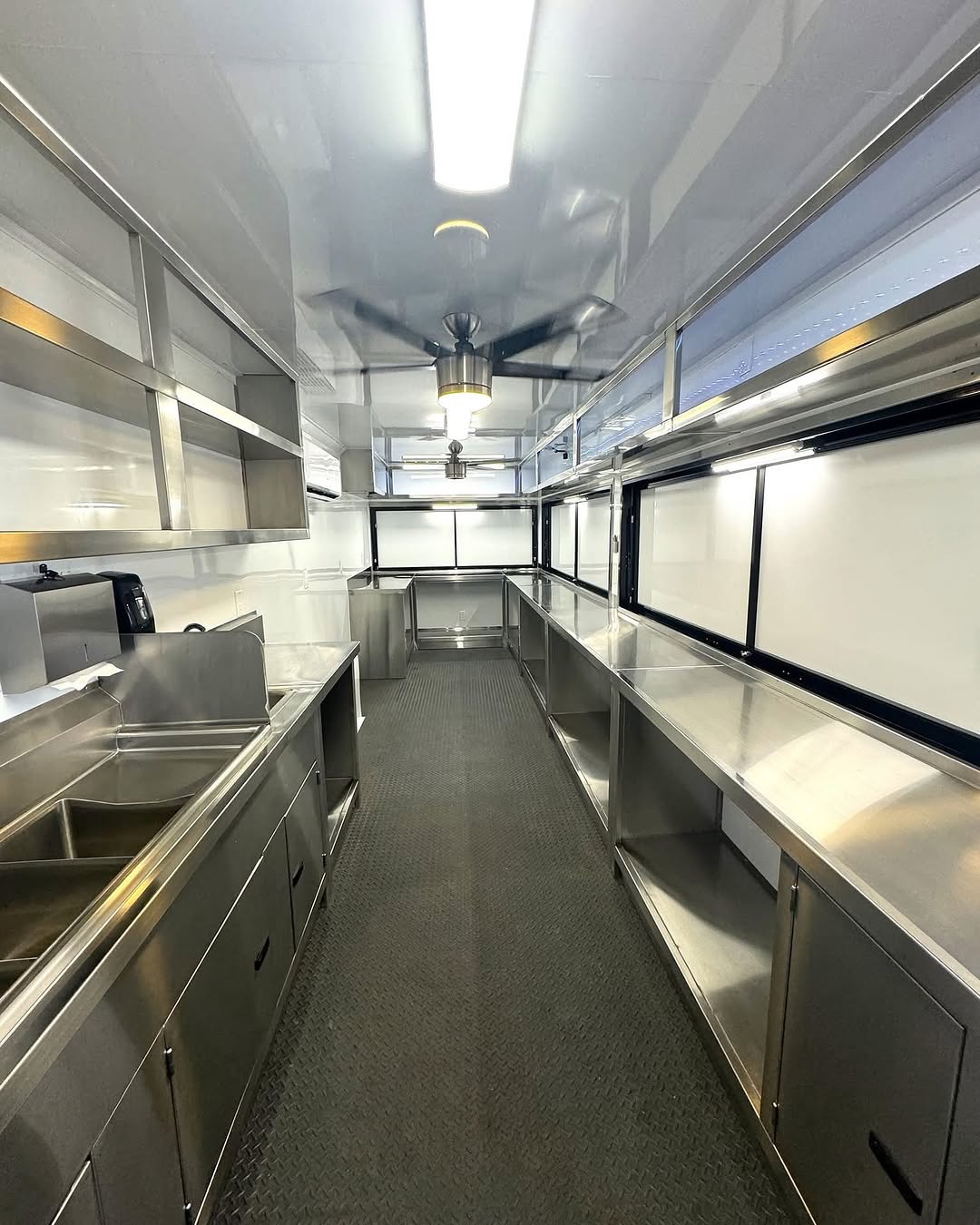 12m / 40ft Container Coffee Shop / Takeaway Kiosk